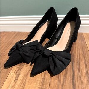 Zara bow pointed thick heels faux suede size 8 black